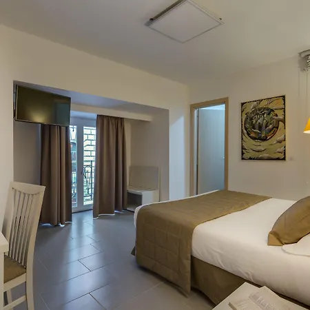 Hotell Trevi Palace 3*