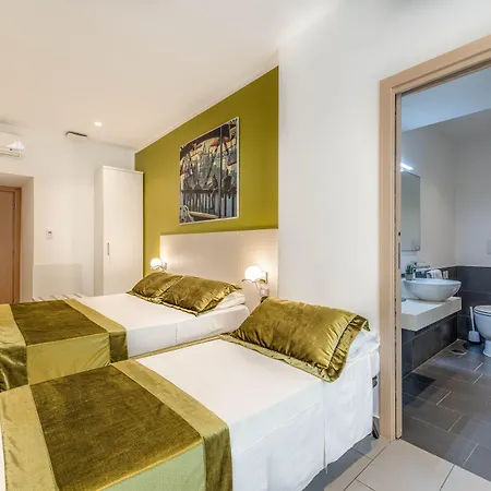 Hotell Trevi Palace 3*